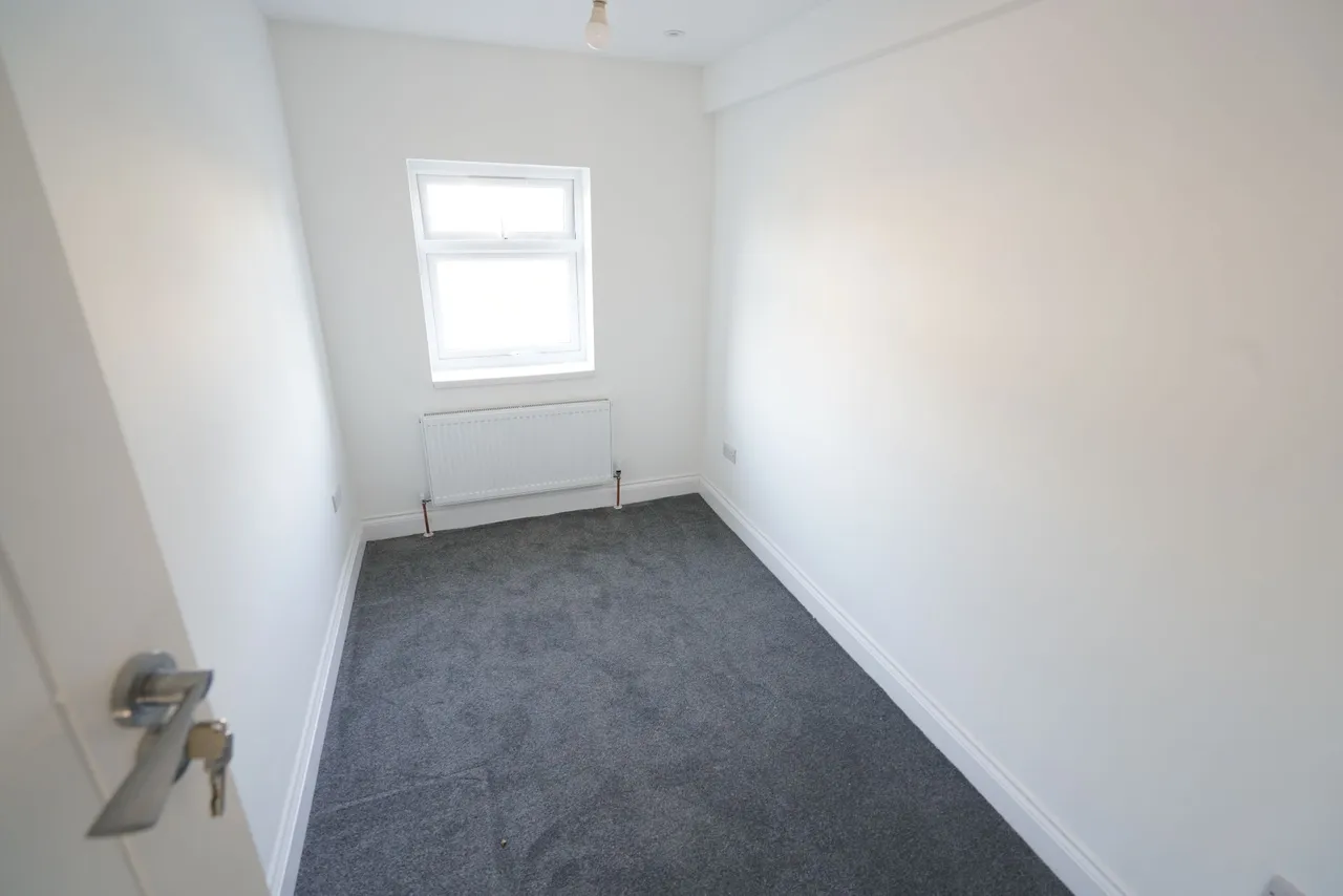 Charlton Street, Grays, RM20, photo 8
