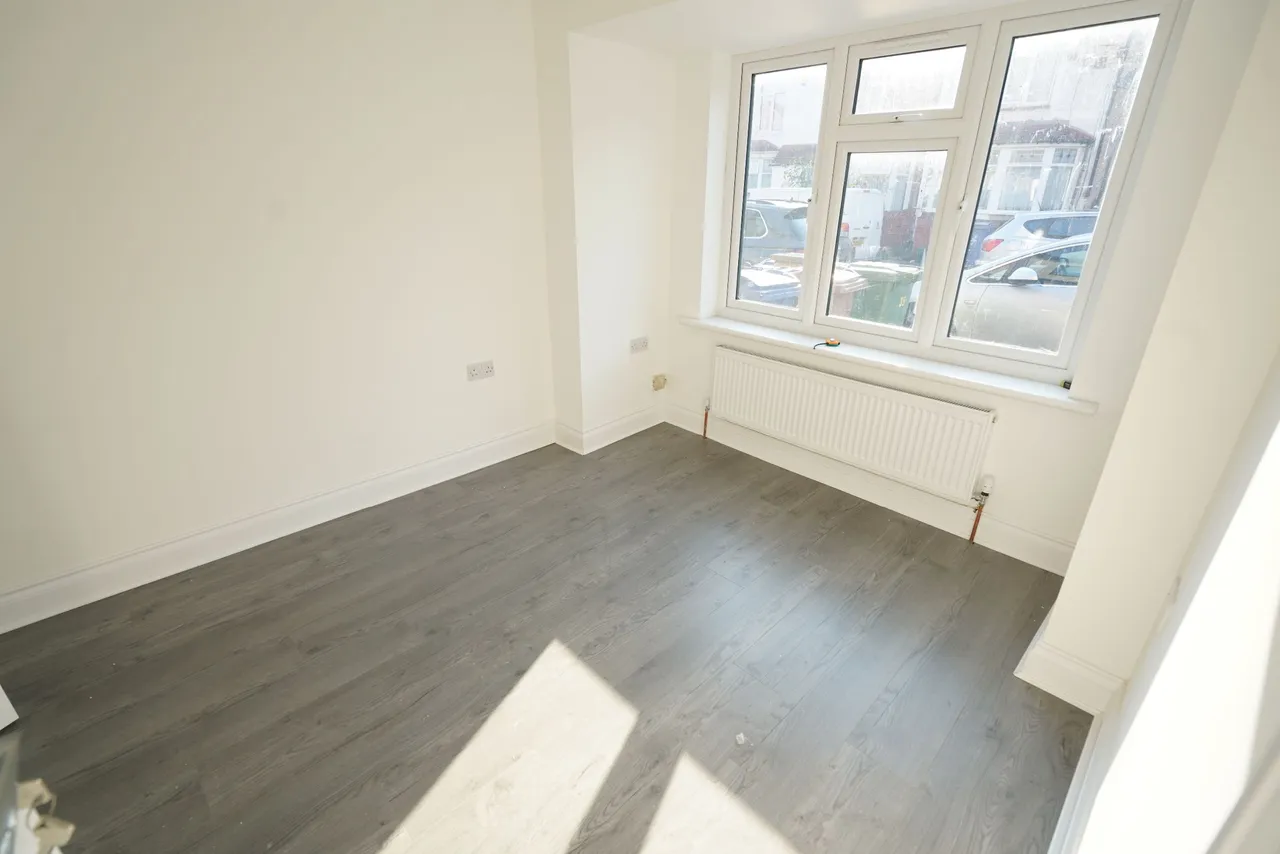 Charlton Street, Grays, RM20, photo 2