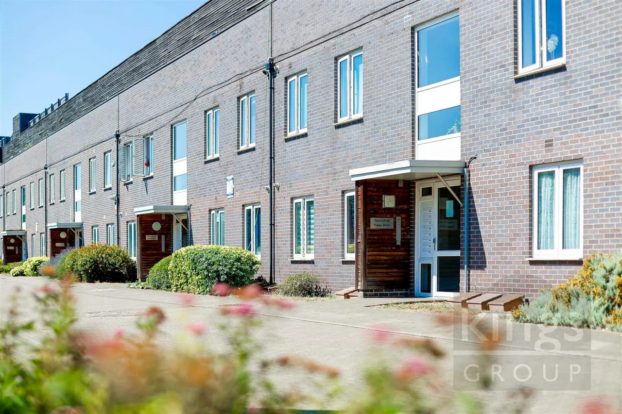 Poppy Drive, Enfield, photo 18