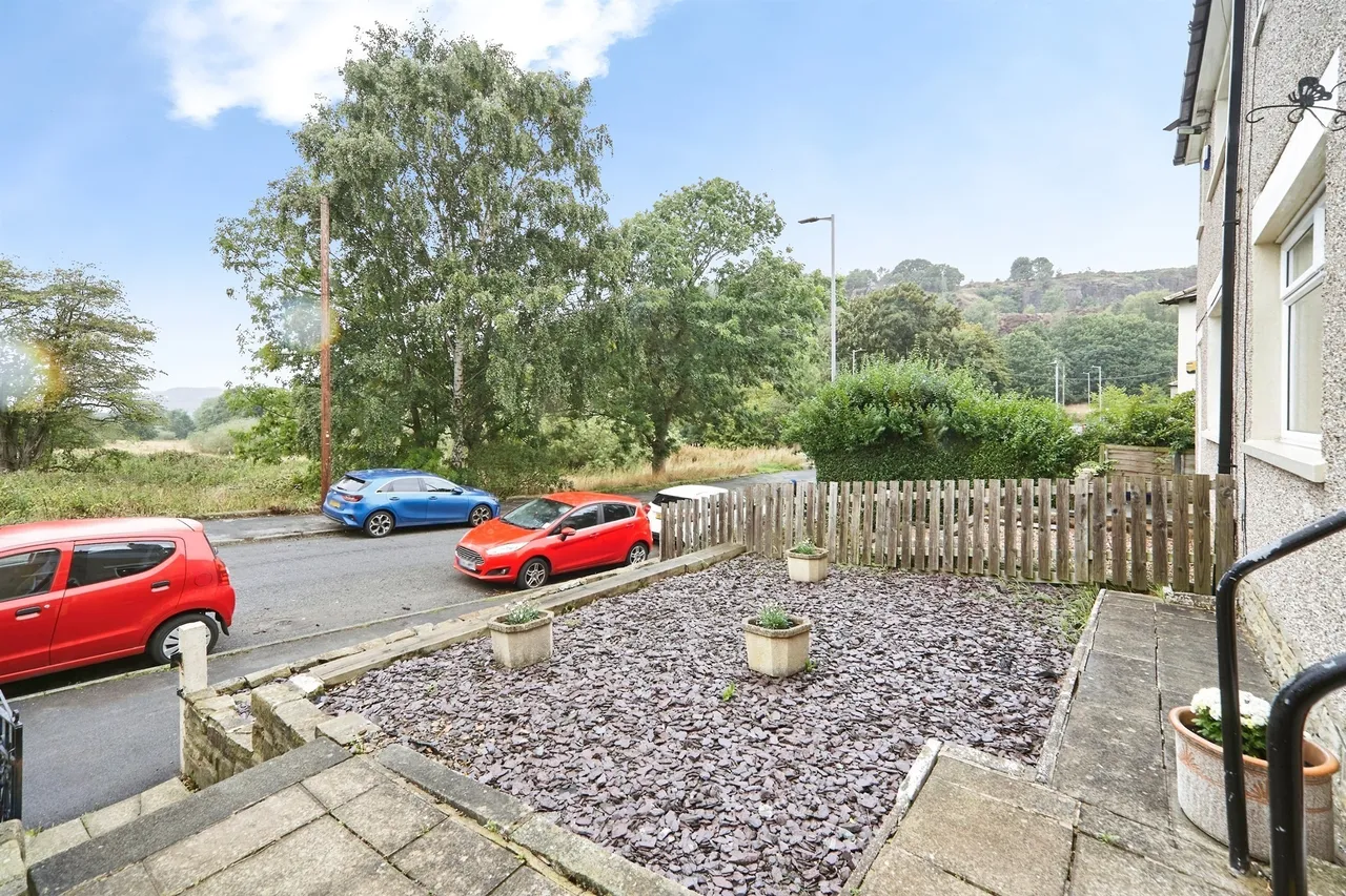 Cliffe Lane West, Baildon, BD17, photo 18