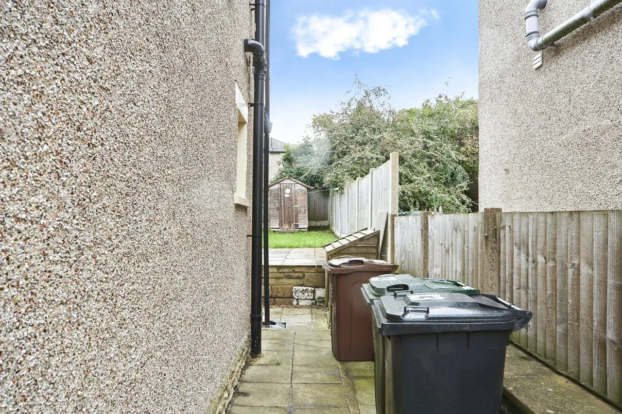 Cliffe Lane West, Baildon, BD17, photo 19