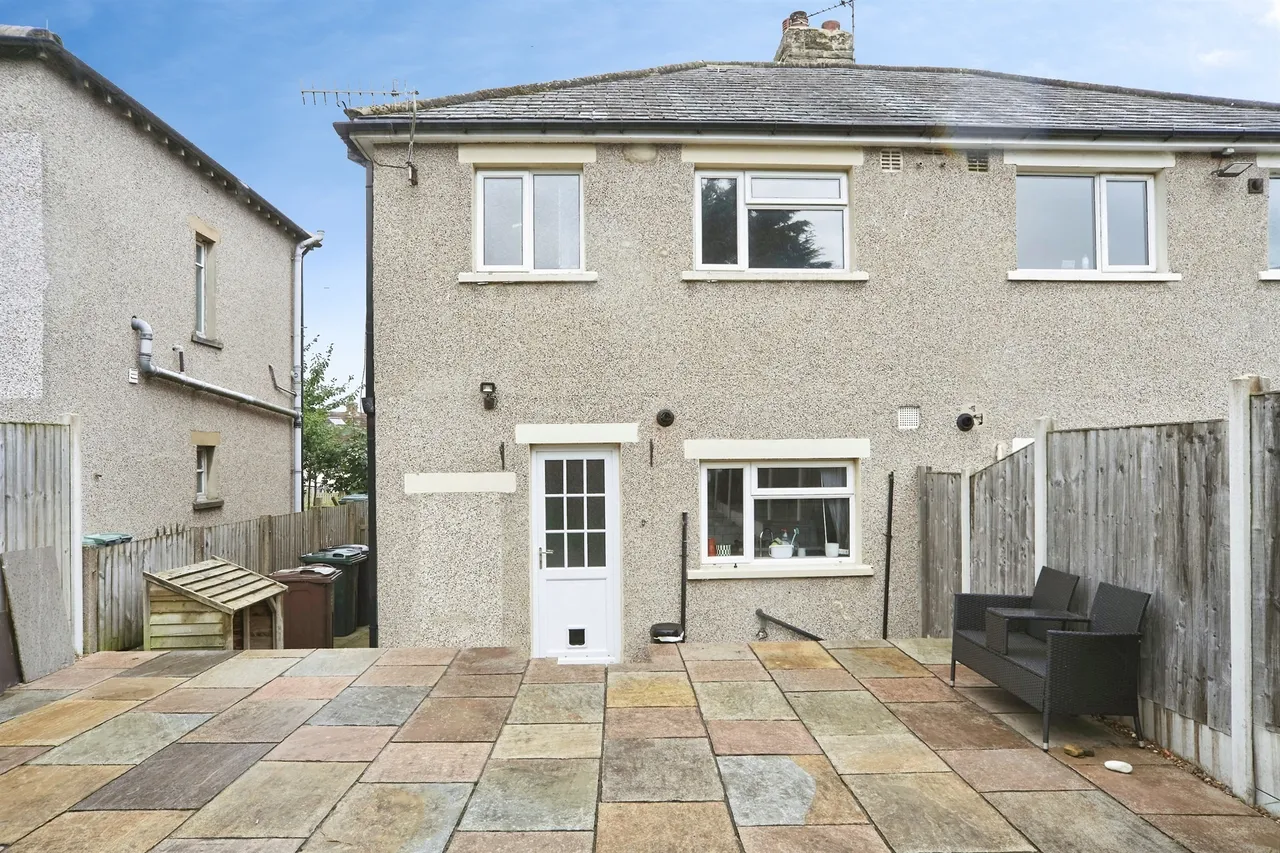 Cliffe Lane West, Baildon, BD17, photo 17