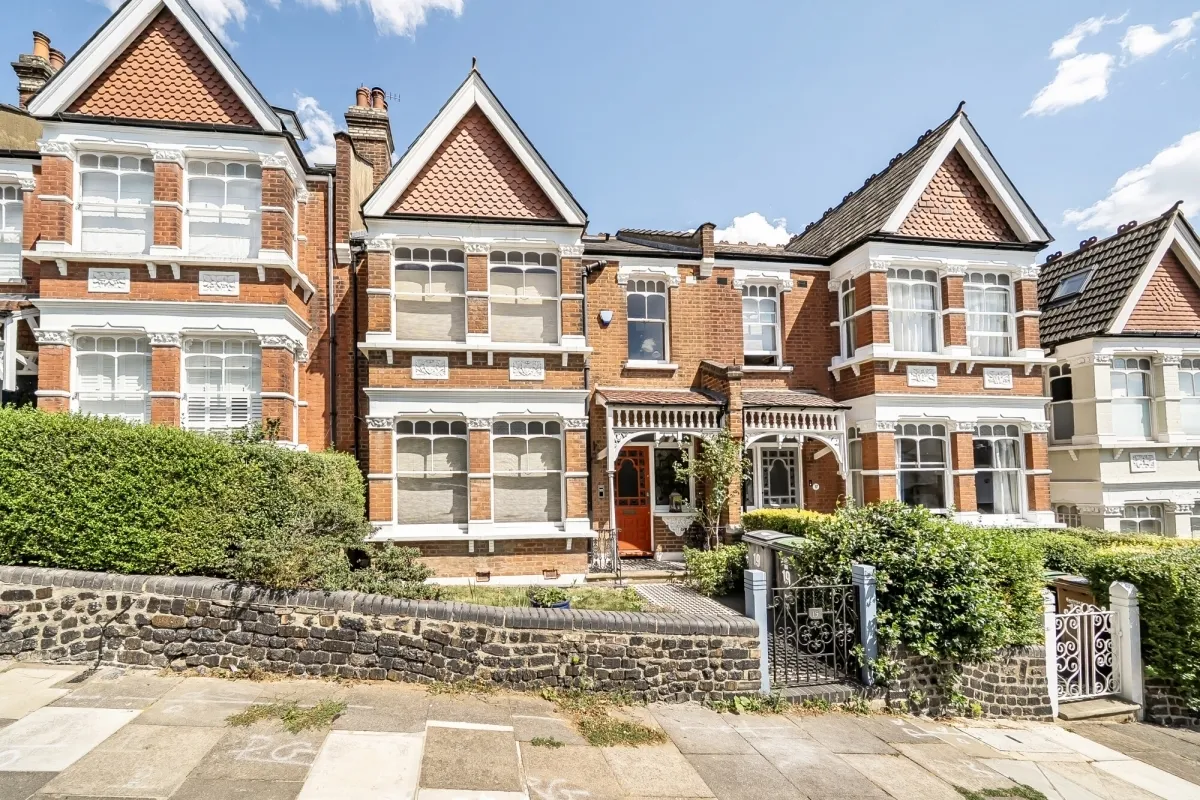 6 bed house to rent — Leinster Road London N10