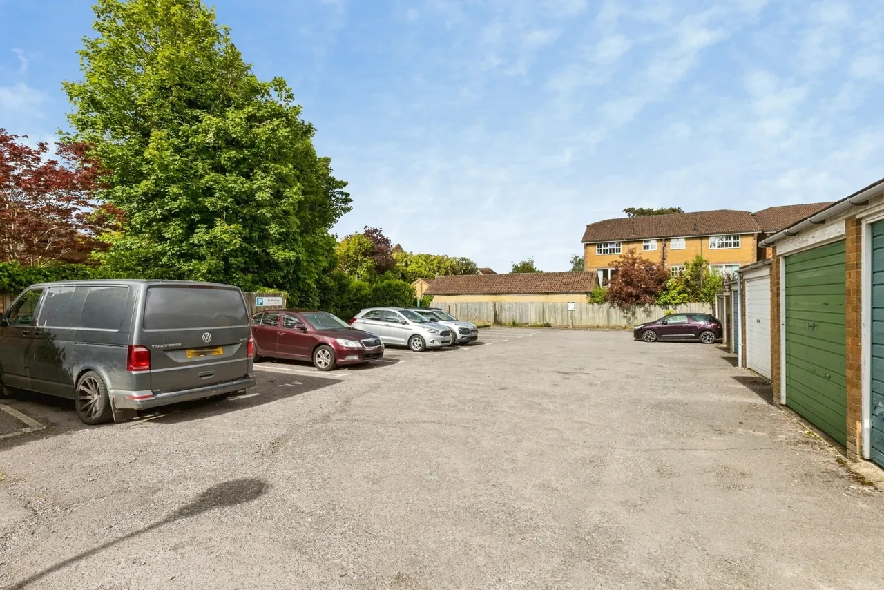 Rushams Road, Horsham, RH12, photo 11