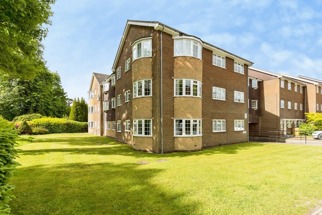 Rushams Road, Horsham, RH12, photo 12