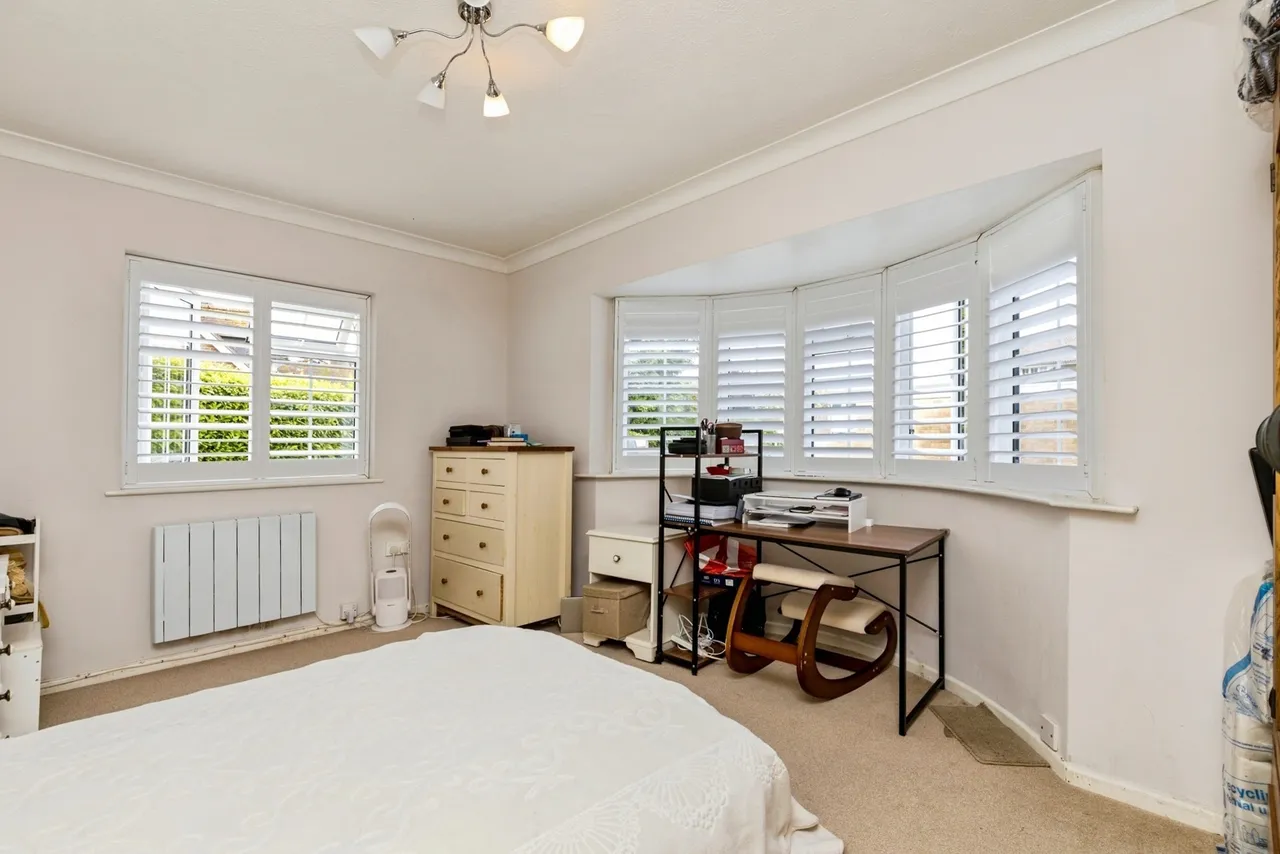 Rushams Road, Horsham, RH12, photo 4