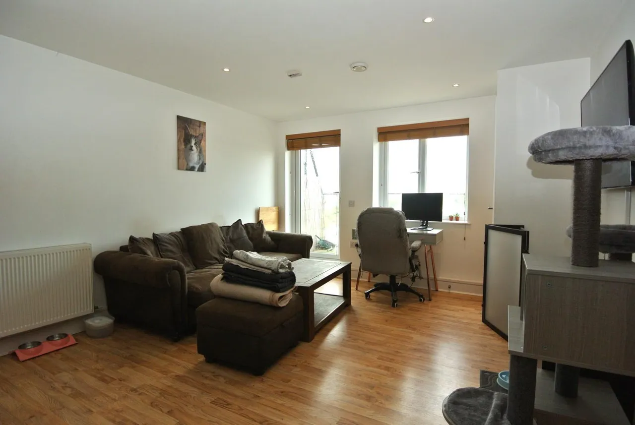 West Plaza, Town Lane, Stanwell, Staines-Upon-Thames, London, TW19 7FG, photo 5