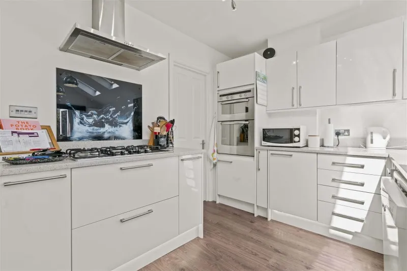Castle Road, Isleworth, photo 4