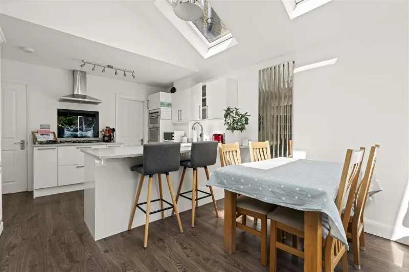Castle Road, Isleworth, photo 11