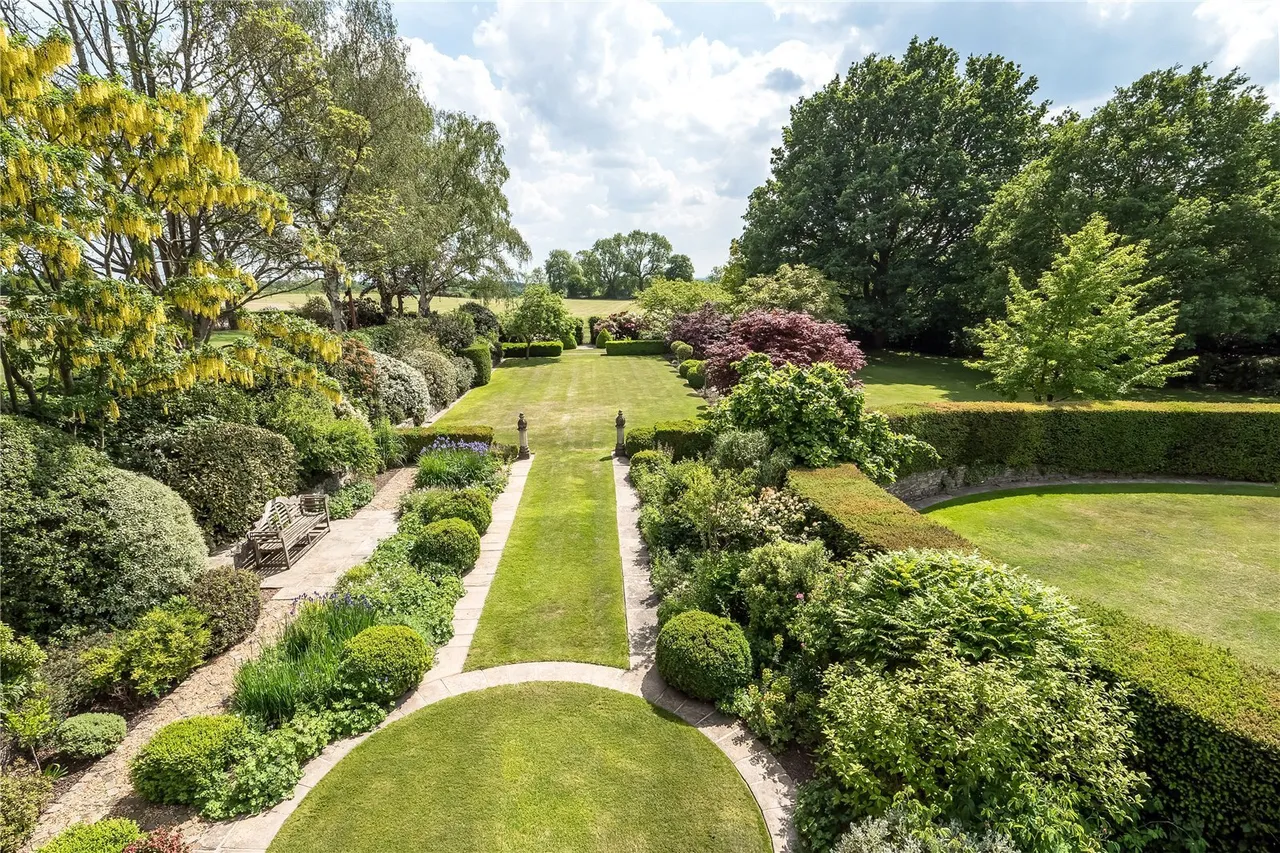 Whitebarn Road, Alderley Edge, SK9, photo 3