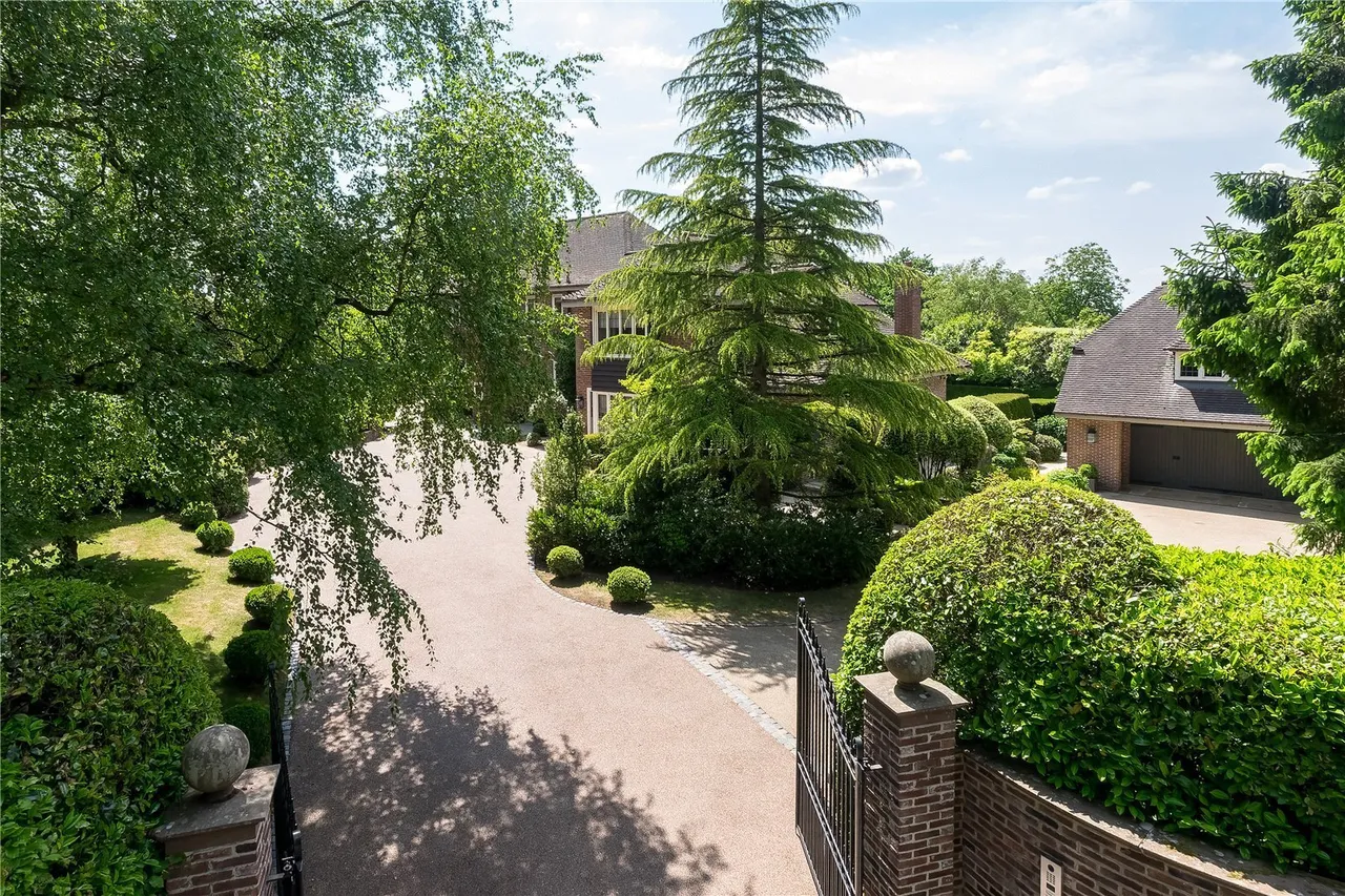 Whitebarn Road, Alderley Edge, SK9, photo 39