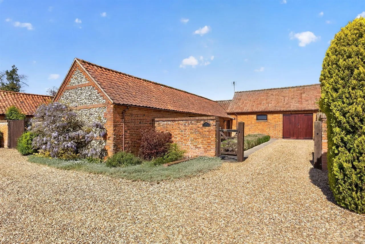 4 bed barn conversion for sale — Well Lane, Sparham, Norwich