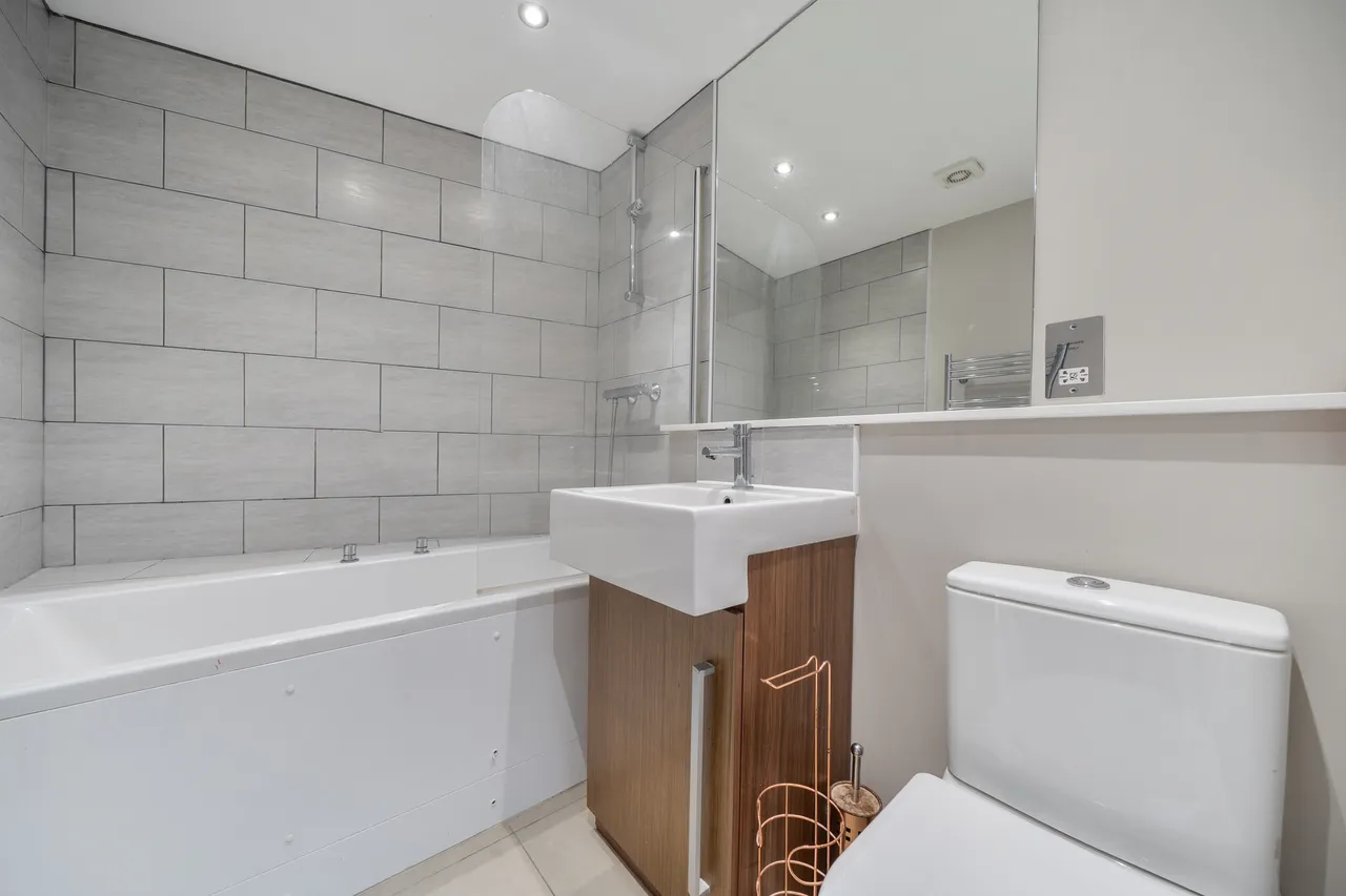 Elmgrove Mews, Weybridge, KT13, photo 6