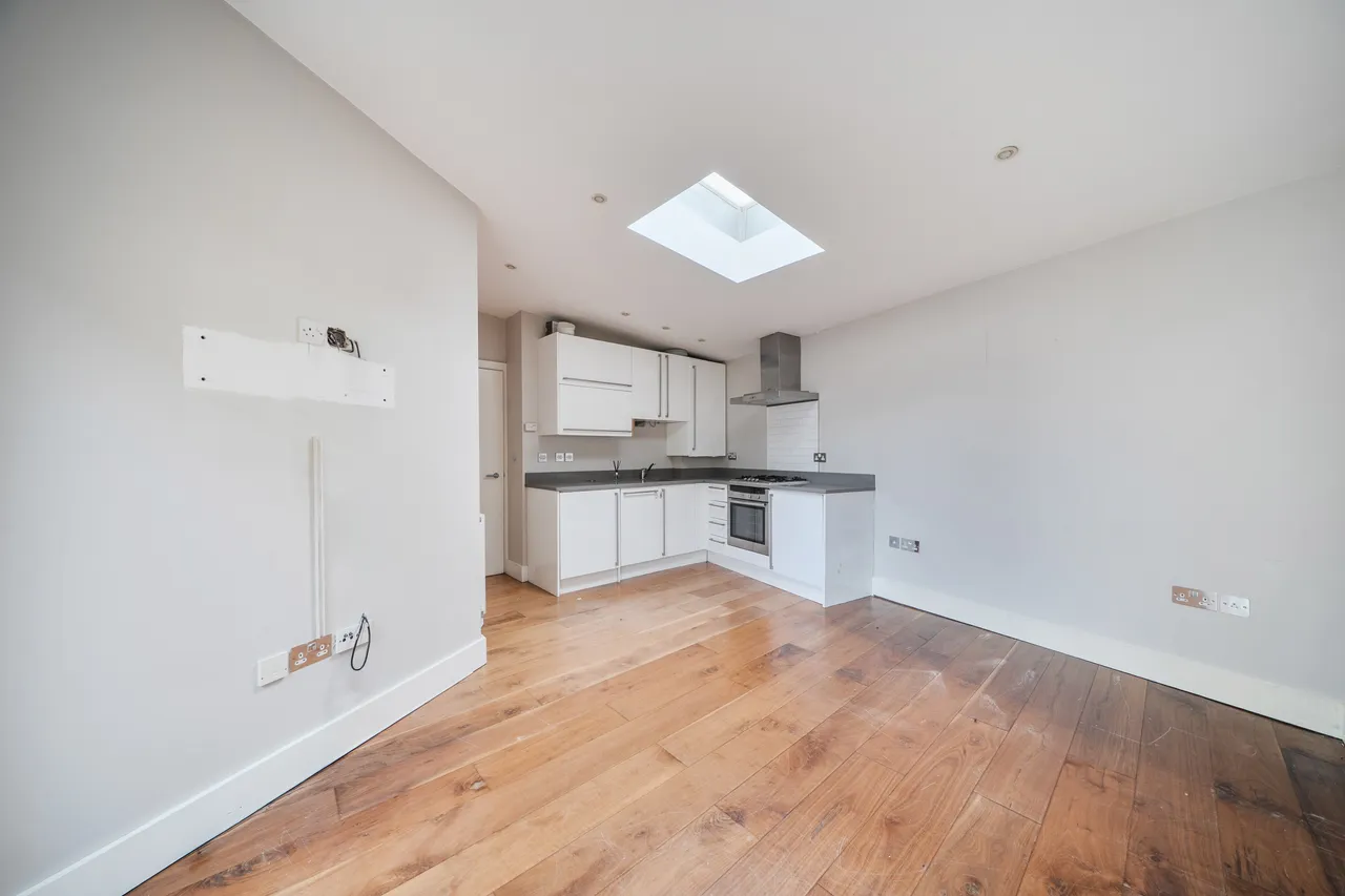 Elmgrove Mews, Weybridge, KT13, photo 2