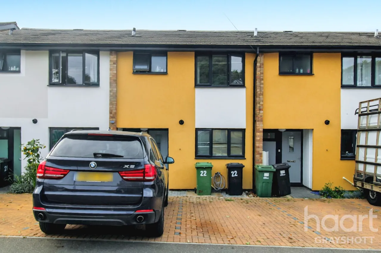 3 bed house for sale, Lamerton Close, Bordon, GU35