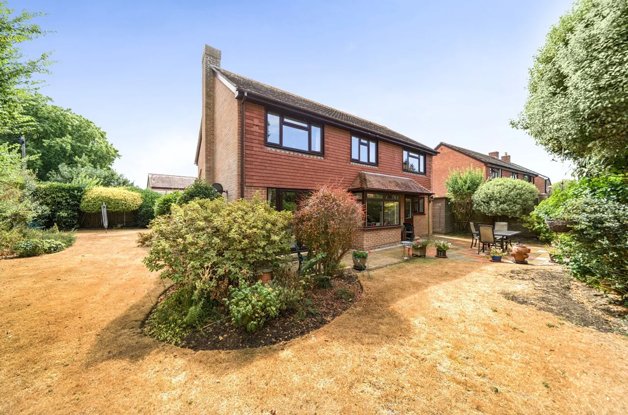 4 bed property for sale, The Mallards, Havant, PO9