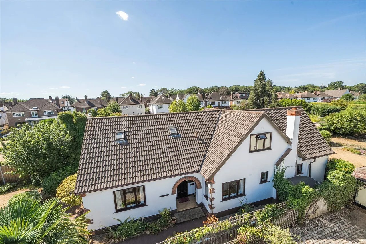 4 bed house for sale — Hayes Mead Road, Hayes, Bromley, BR2