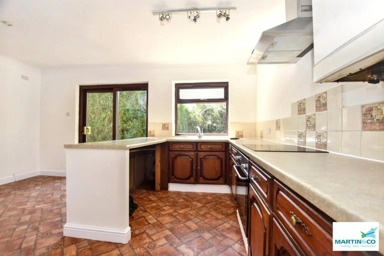 Burleigh Road, Hinckley, photo 9