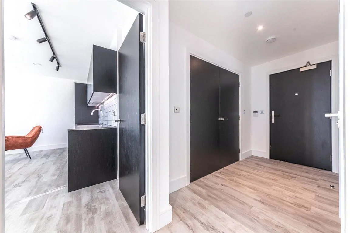 Portal Way, North Acton, photo 5