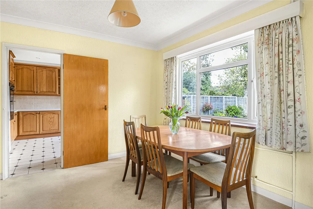 Pine Wood, Sunbury-on-Thames, TW16, photo 7