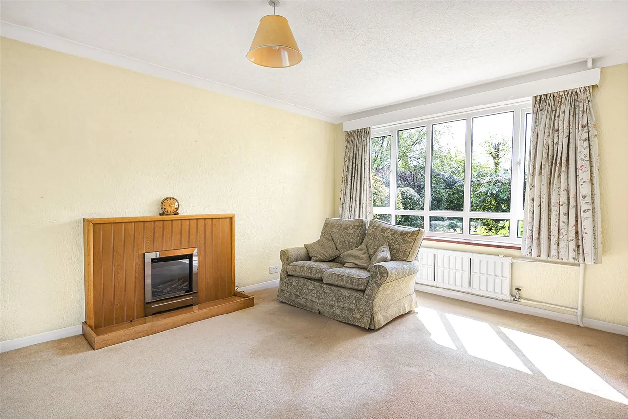 Pine Wood, Sunbury-on-Thames, TW16, photo 6