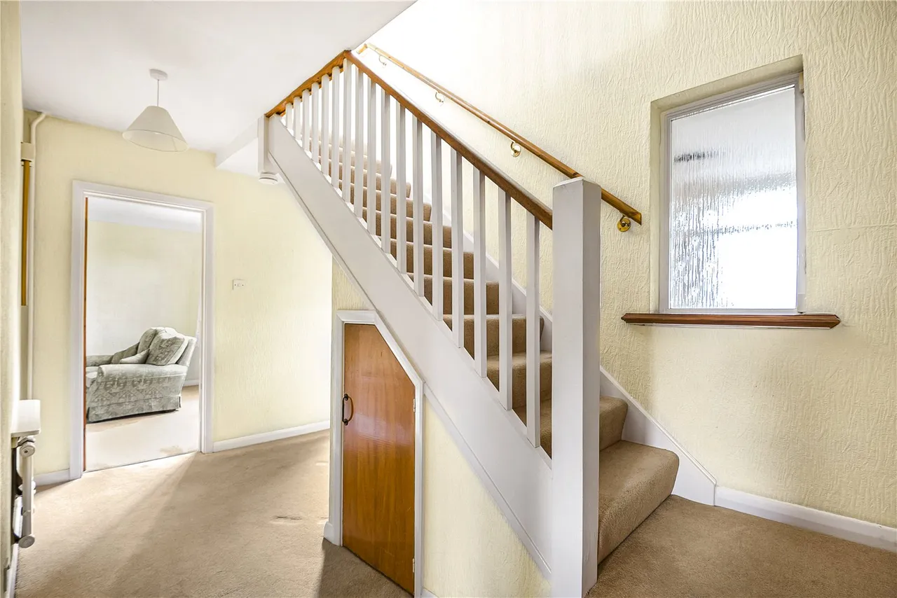 Pine Wood, Sunbury-on-Thames, TW16, photo 10