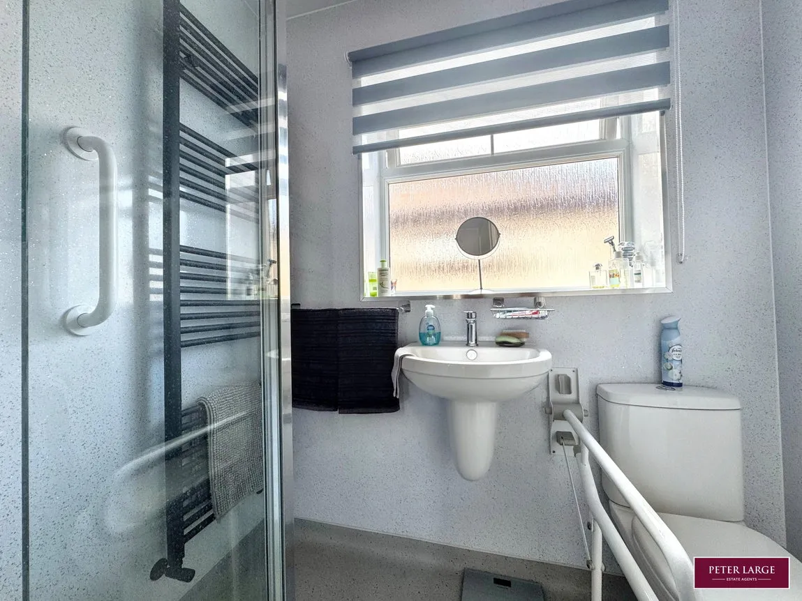 Berwyn Crescent, Prestatyn, Denbighshire, LL19 7UH, photo 10