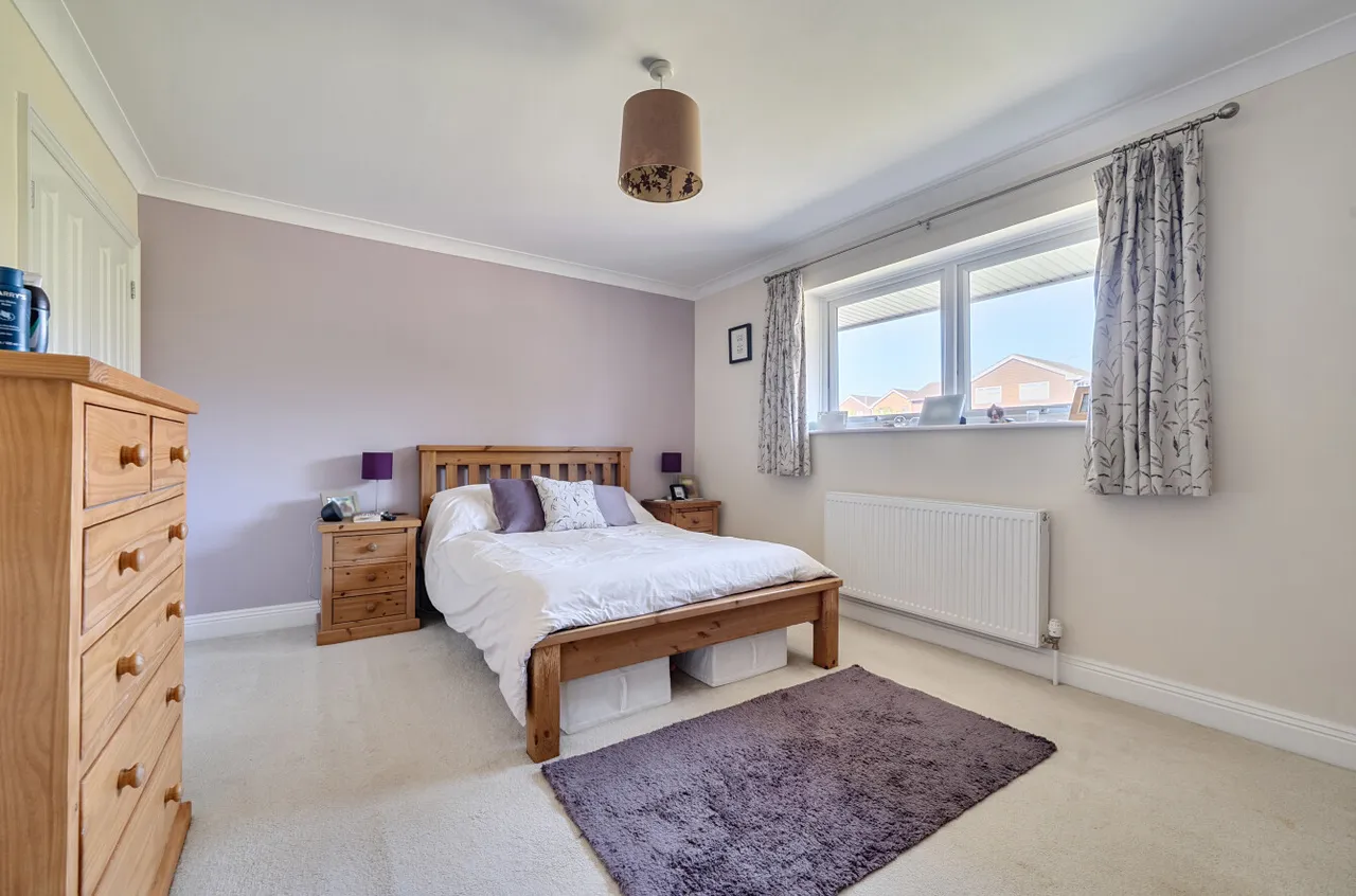 Barnes Close, West Wellow, SO51, photo 7