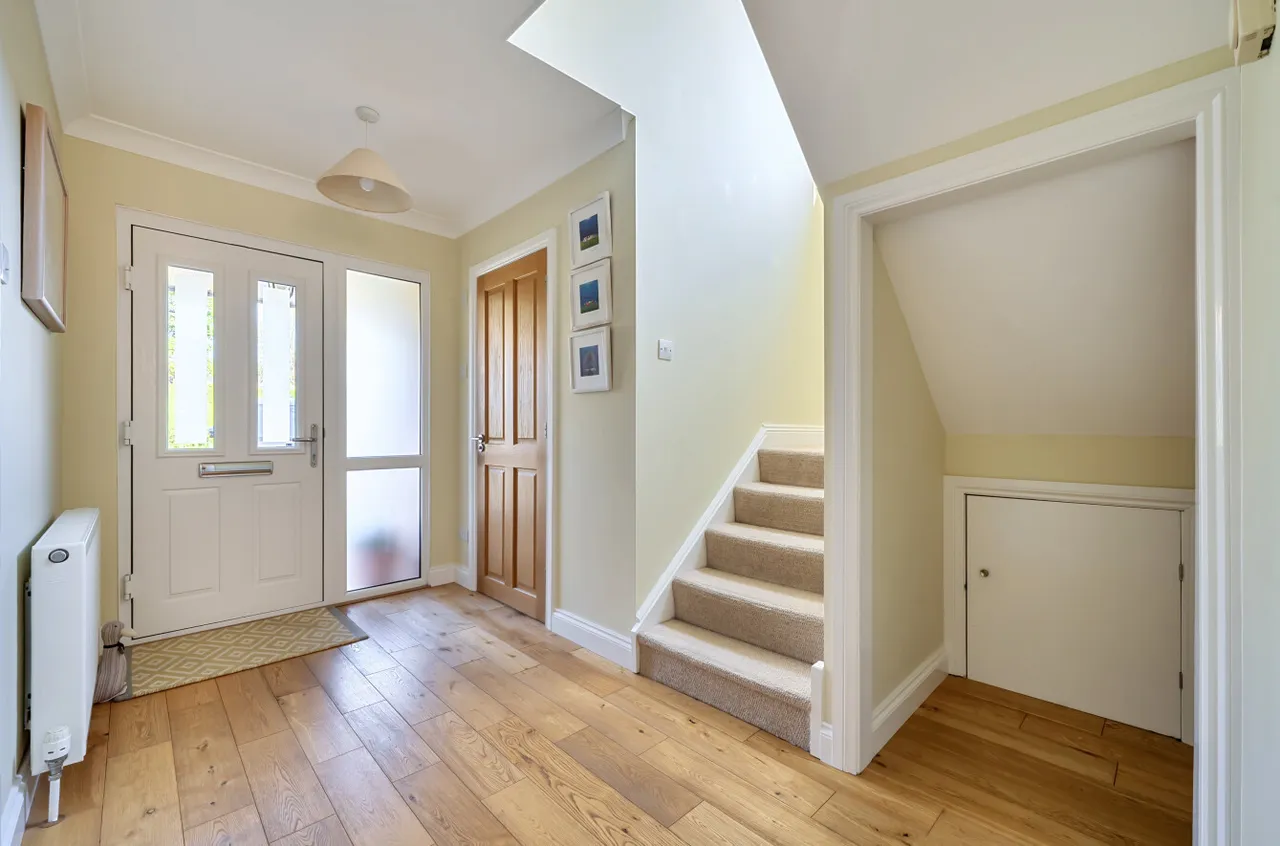 Barnes Close, West Wellow, SO51, photo 9