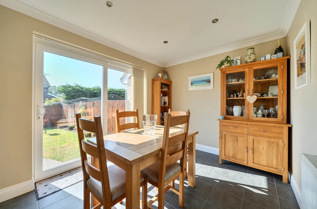 Barnes Close, West Wellow, SO51, photo 4