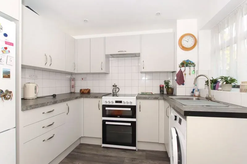 Burns Drive, Hemel Hempstead, Hertfordshire, HP2 7NR, photo 3