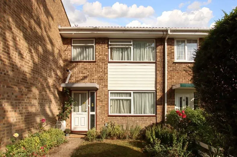 3 bed house for sale — Burns Drive, Hemel Hempstead, Hertfordshire, HP2 7NR