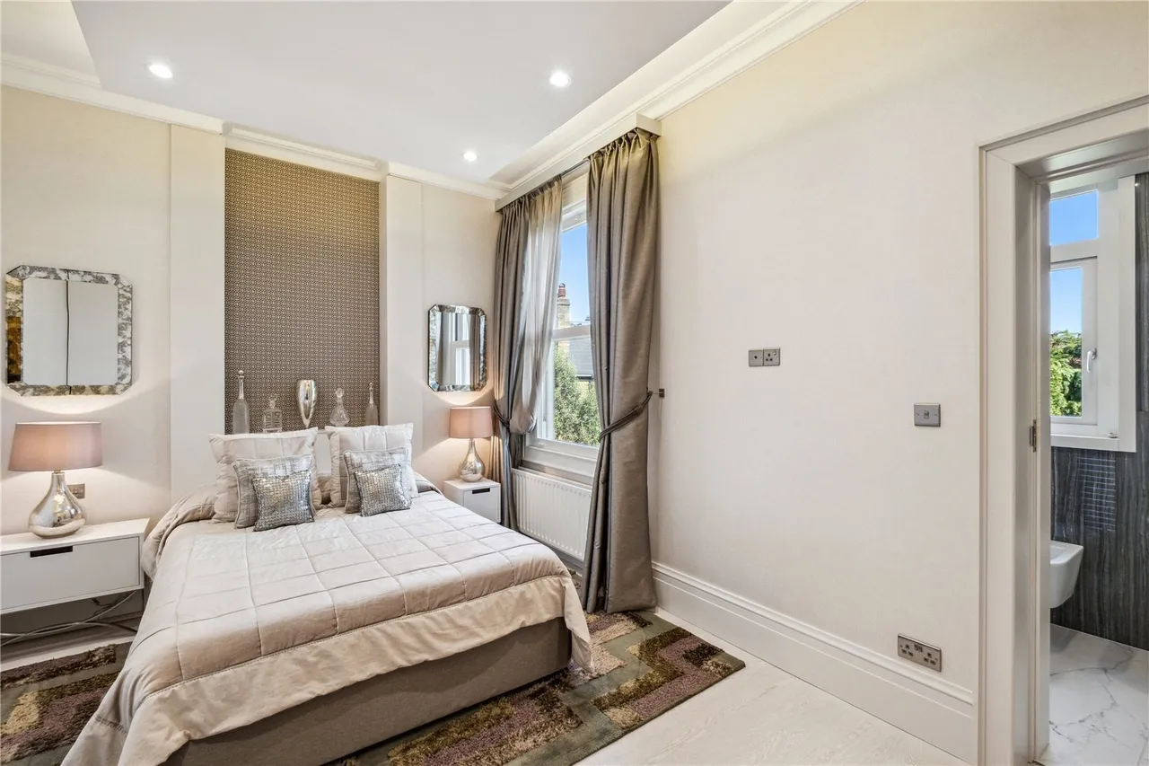Trinity Road, London, SW17, photo 14