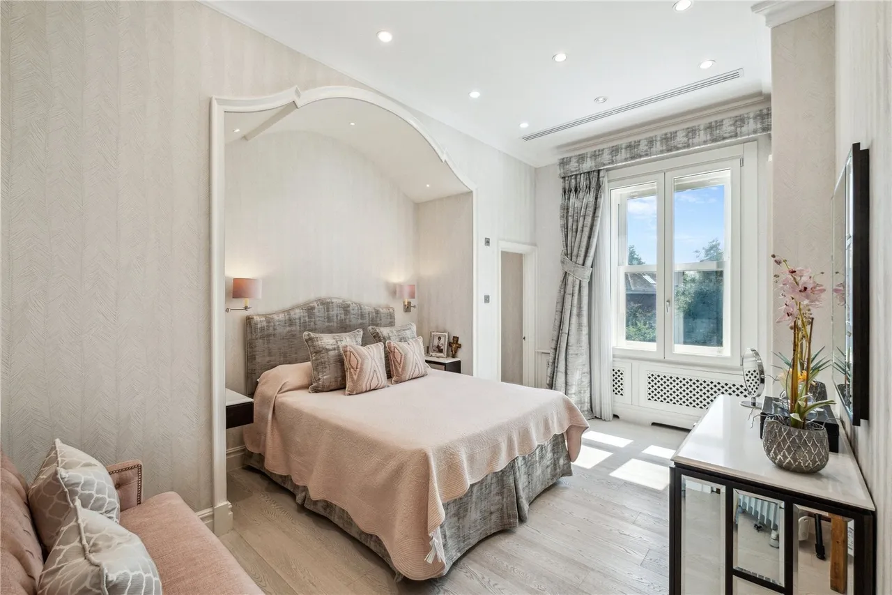 Trinity Road, London, SW17, photo 12