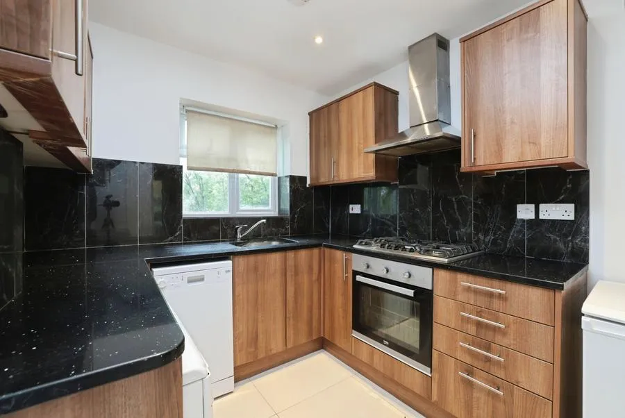 Deeds Grove, High Wycombe, HP12, photo 5