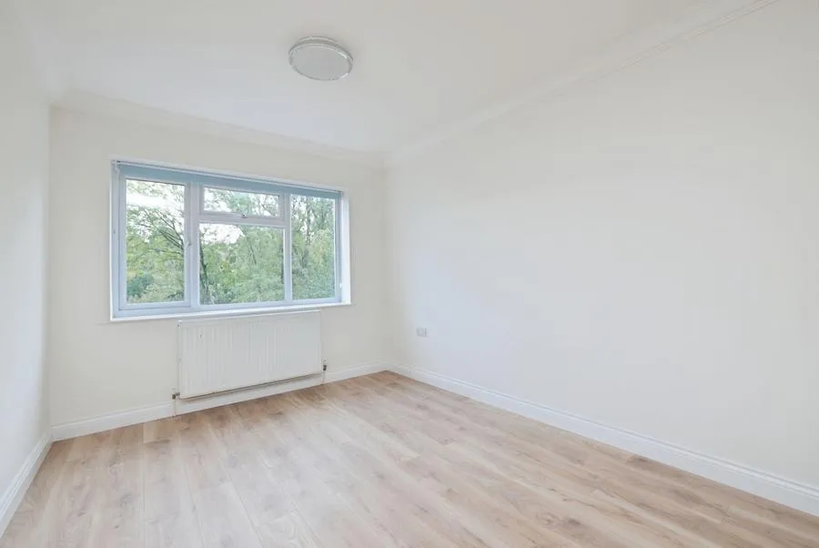 Deeds Grove, High Wycombe, HP12, photo 11