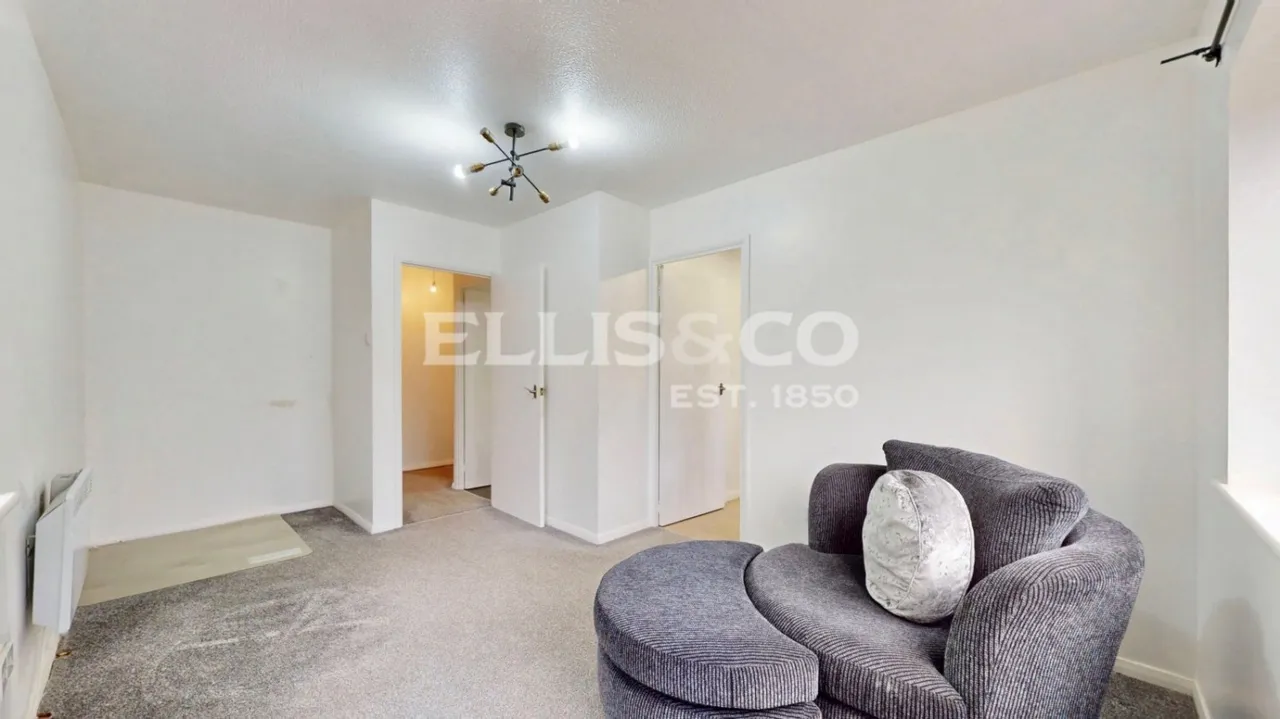 Caroline Close, West Drayton, UB7, photo 3