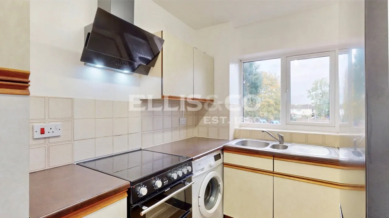 Caroline Close, West Drayton, UB7, photo 4