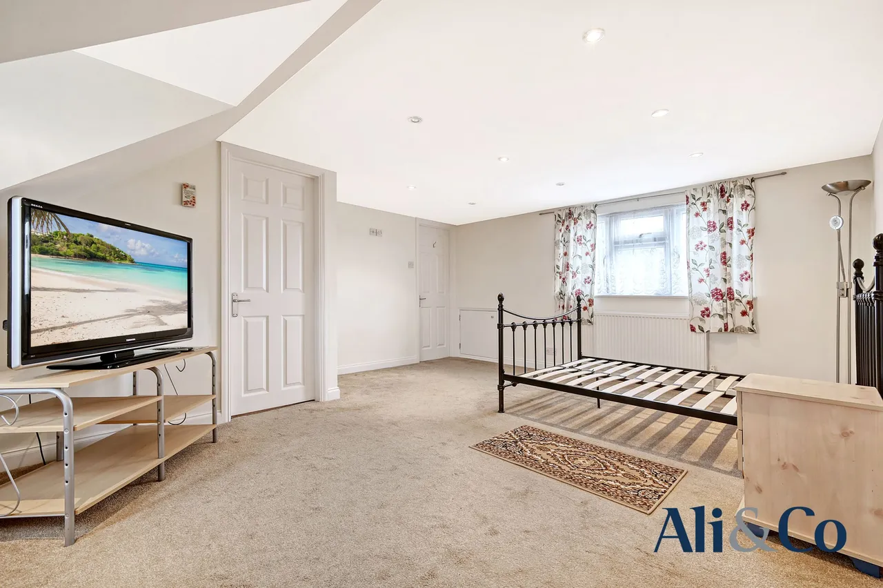 Blackshots Lane, Grays, Essex, RM16 2JU, photo 14