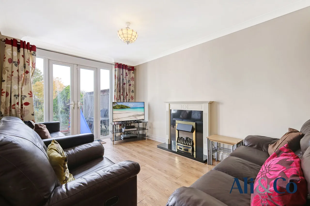 Blackshots Lane, Grays, Essex, RM16 2JU, photo 13