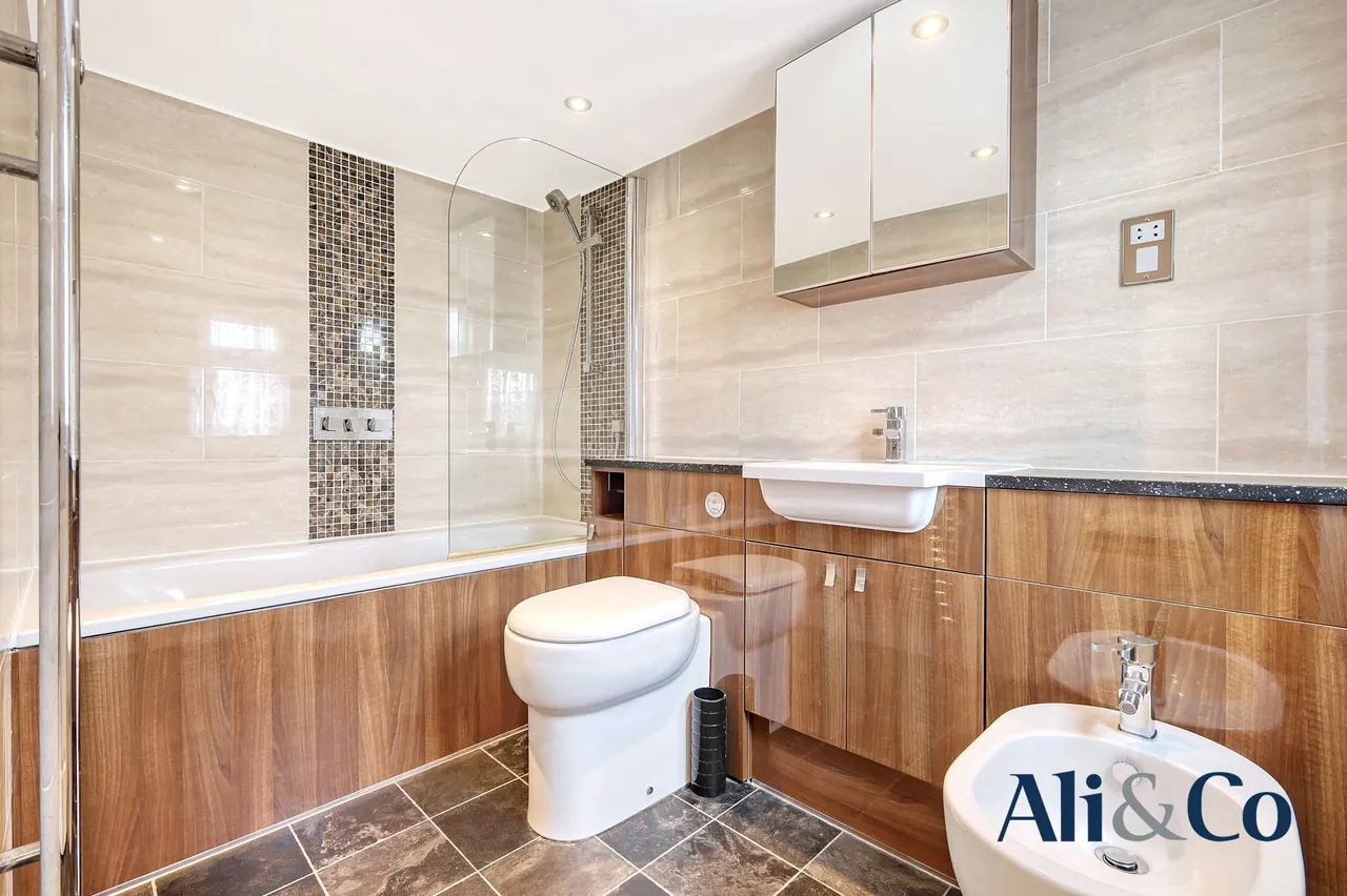 Blackshots Lane, Grays, Essex, RM16 2JU, photo 16