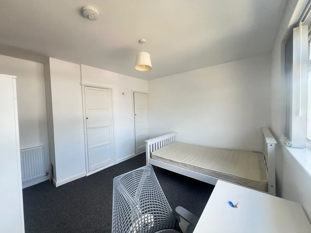 Founder Close, Canley, photo 11