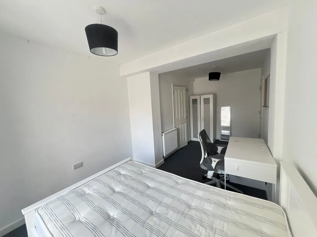 Founder Close, Canley, photo 13