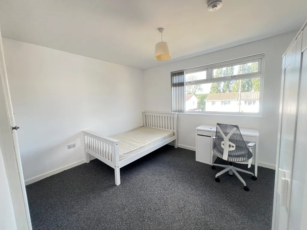 Founder Close, Canley, photo 10