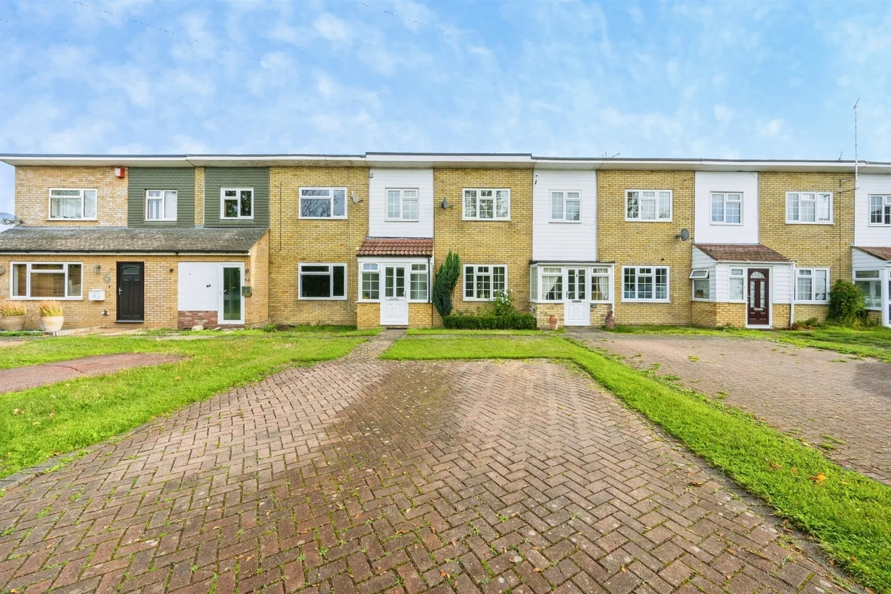 3 bed house for sale, Dolphin Place, Aylesbury, HP21