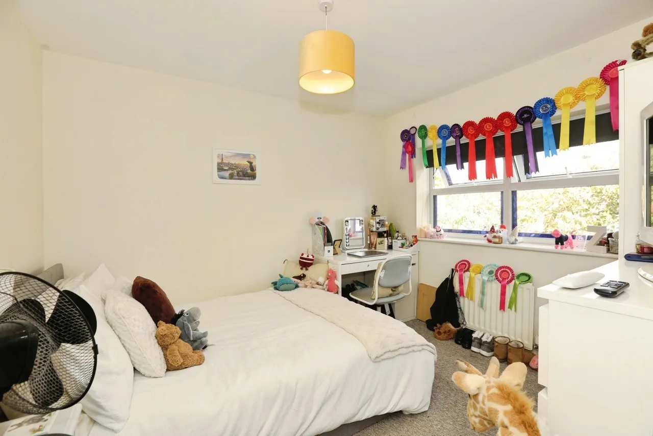 Langstone Close, Maidenbower, RH10, photo 11