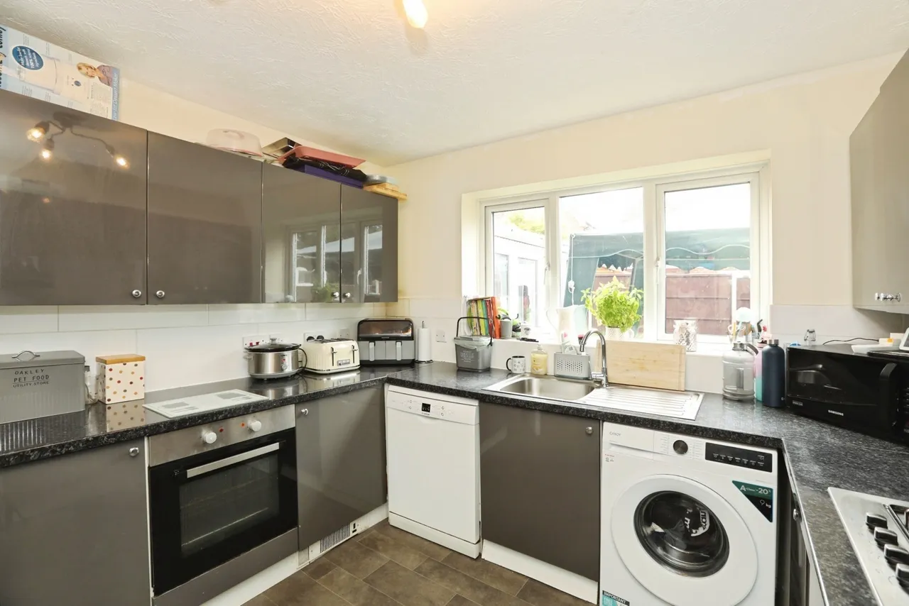 Langstone Close, Maidenbower, RH10, photo 3