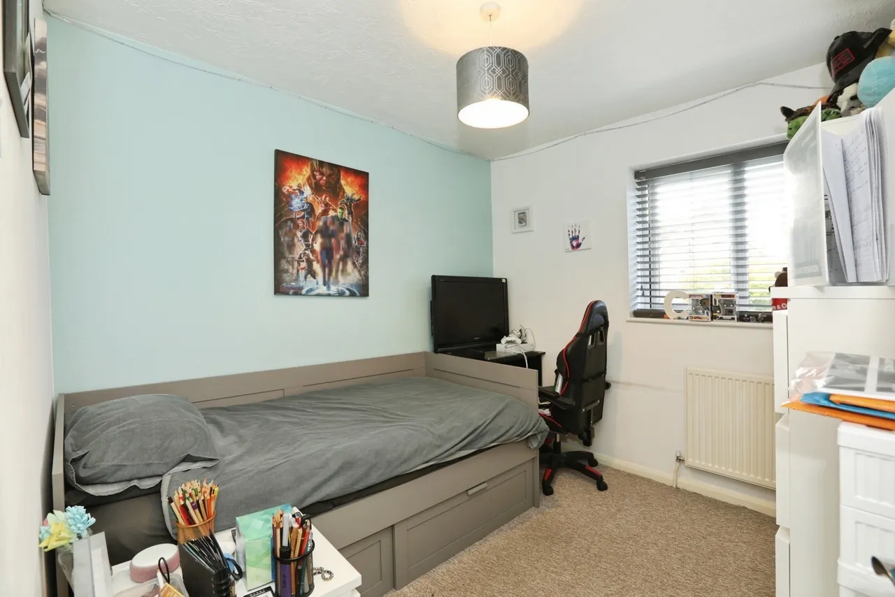 Langstone Close, Maidenbower, RH10, photo 10