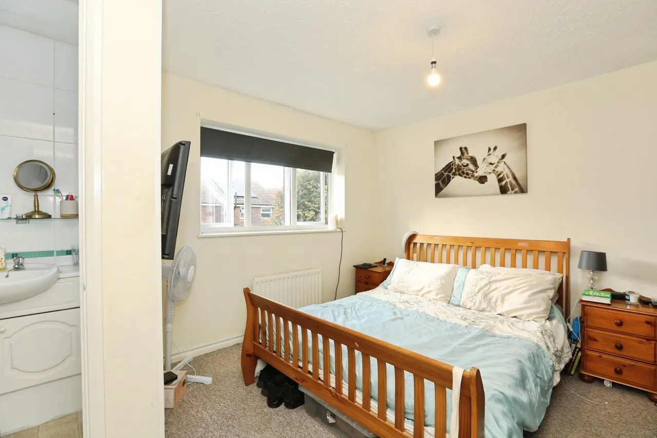 Langstone Close, Maidenbower, RH10, photo 8