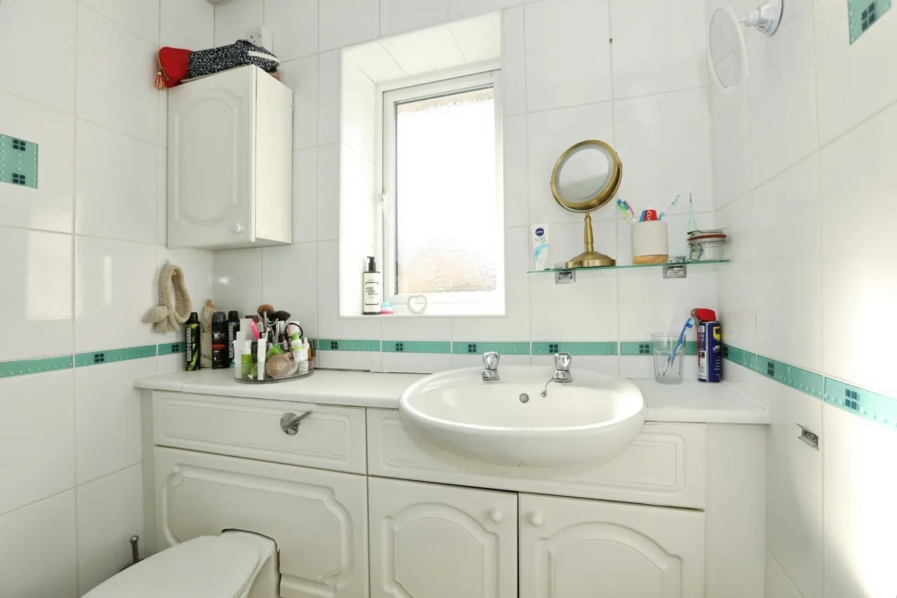 Langstone Close, Maidenbower, RH10, photo 9
